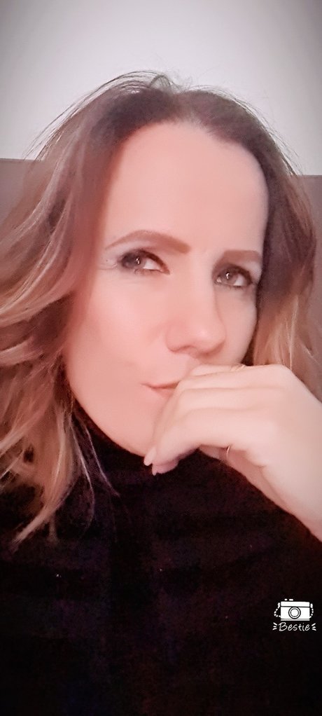 LG27 beautiful actress pics