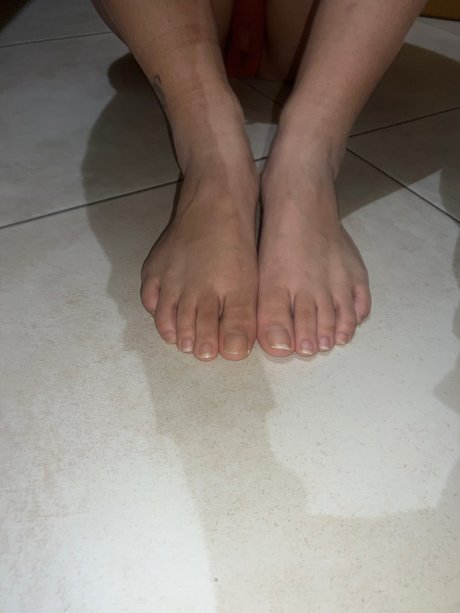 Cute but_ pretty model picture