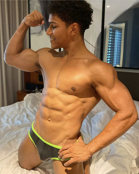 Oli Ferro pornstar art galleries