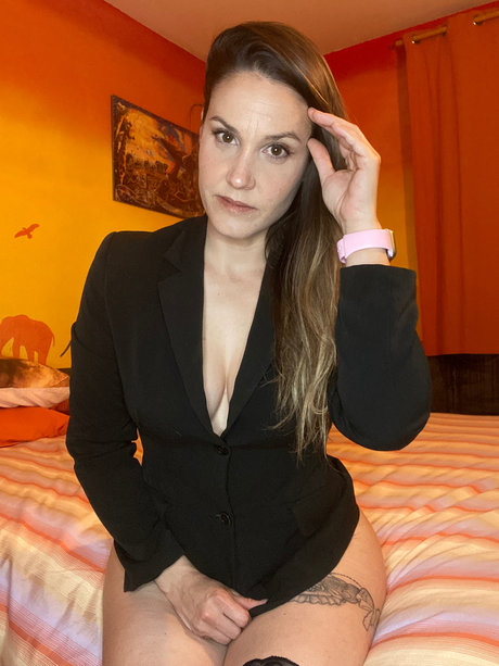 _AlexaBond_ hot model archive