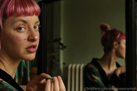 Kitten Nymph model nude pic