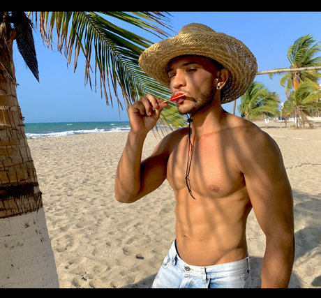 Lino Paz pornographic model pics