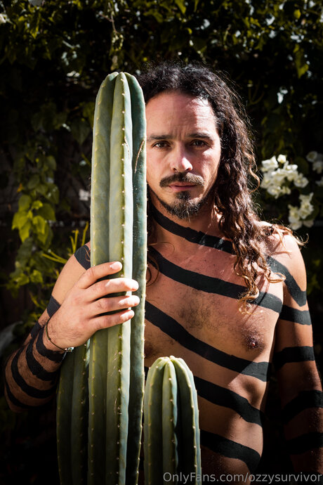 Ozzy Lusth hot model pictures