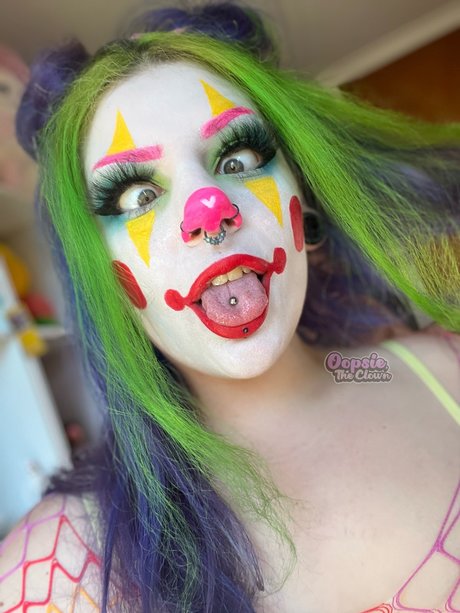 Oopsie The Clown_ star perfect pictures