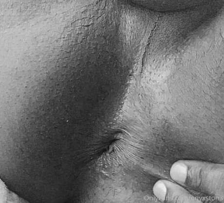 OnyxSton3 adult model photos