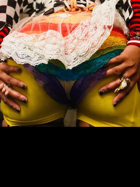 Patchez Clownz free pornstar img