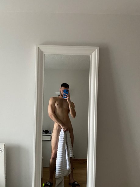 Parshan adult actress pics