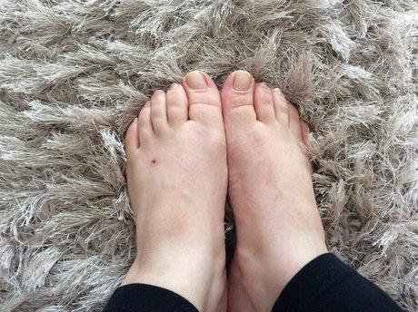 Panties amp amp Feet star hot pics