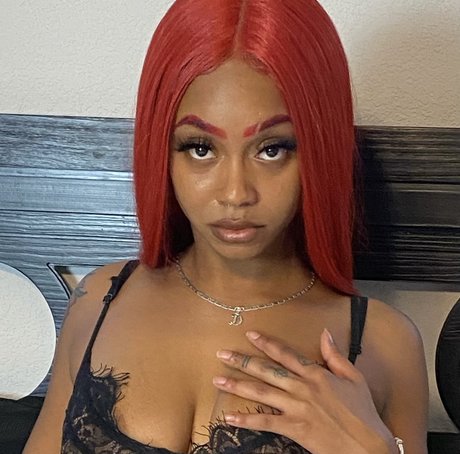 PandaMoanium_ model erotic image