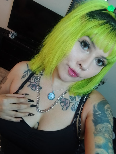 Alaska ain_ nude model images