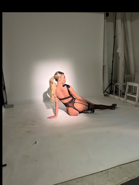 Paige Booth model top photo