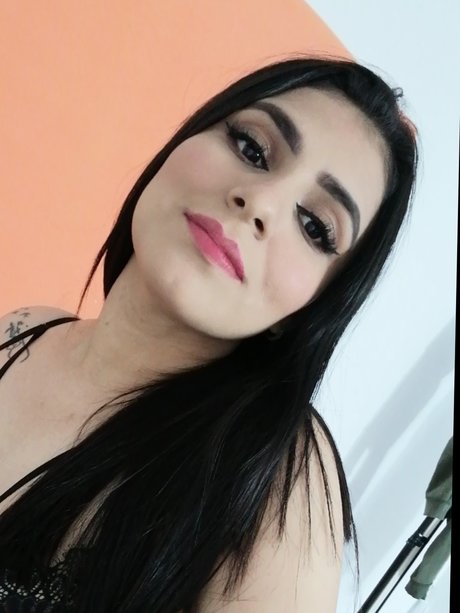 Alana Moretti star free photo