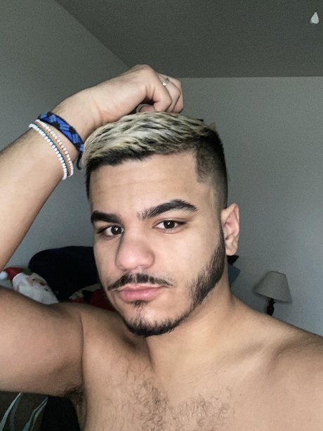 Hairy Booty perfect model img