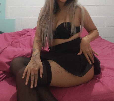 Perla hot pornstar naked galleries