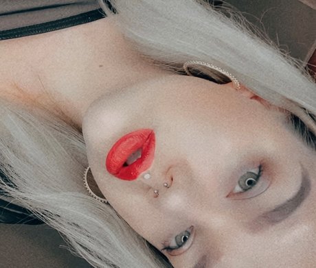 PELI model pornographic pics