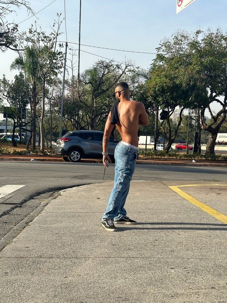 Pedro Viana nude actress pic