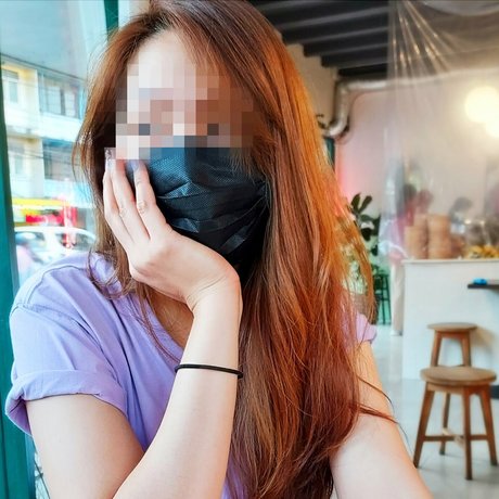 POOLBEARZ sexy actress pic