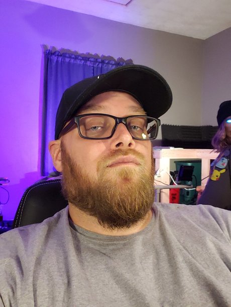 DadBodHerz model top picture