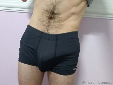 Pi Guasu naked model pic