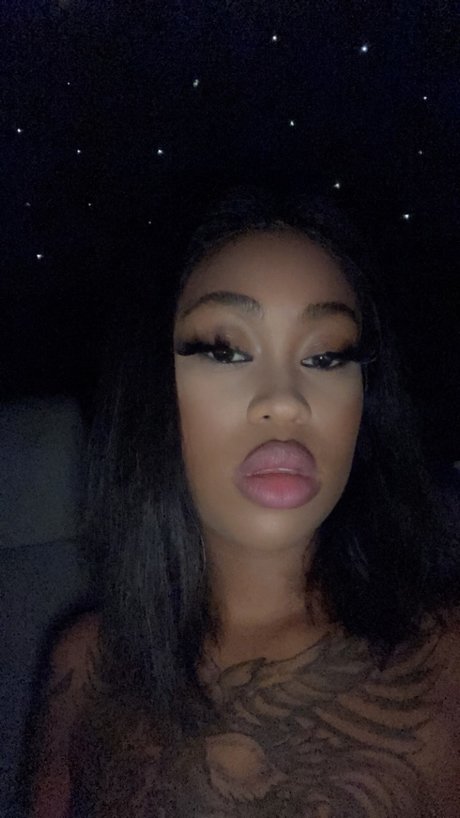 PetiteNina pornstar naked picture