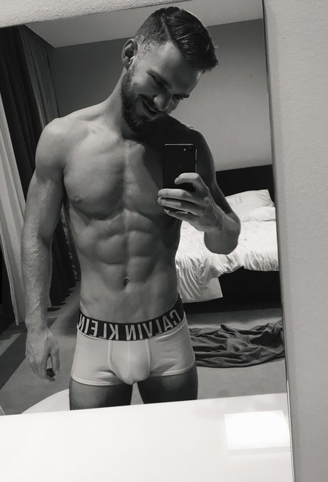 Peter Vlk star nude archive