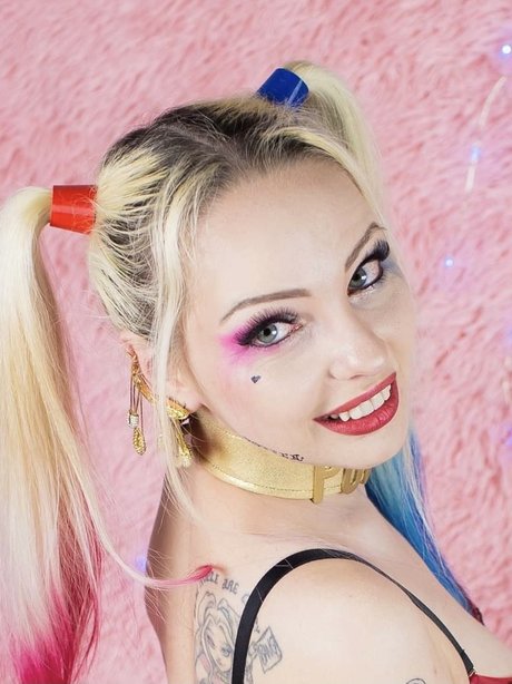 PLHarleyQuinn erotic actress photos