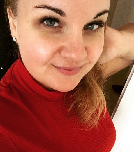 Aqva naked model images