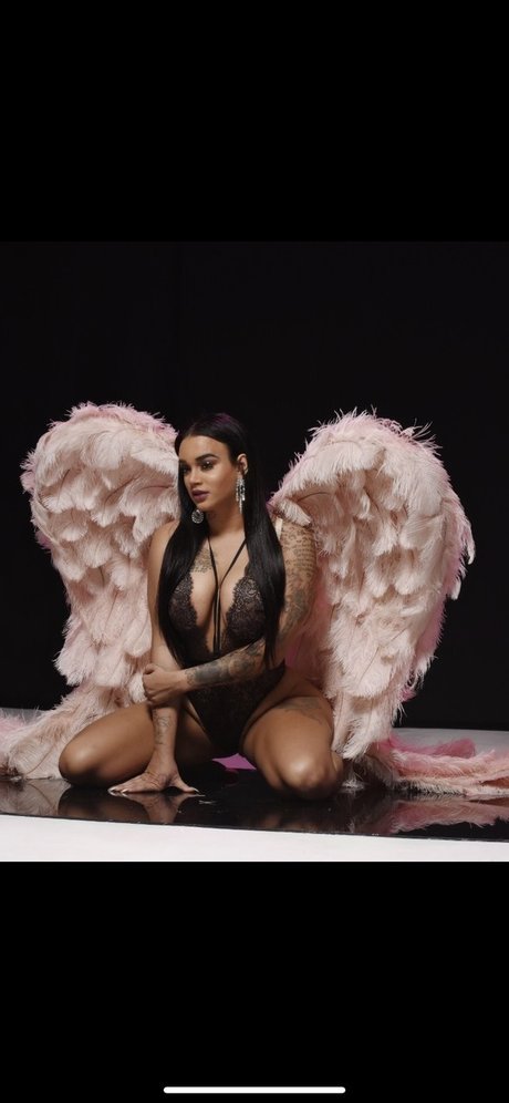 Jasmine Santana top star pic