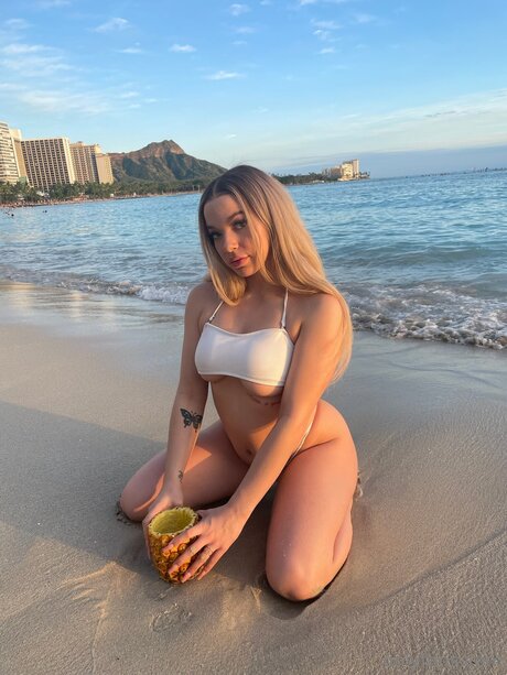 CIERRA SKY nude actress pic