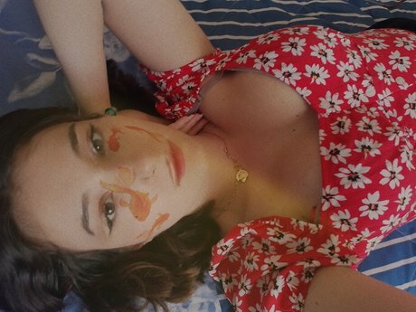 PinkyLotus naked pornstar img