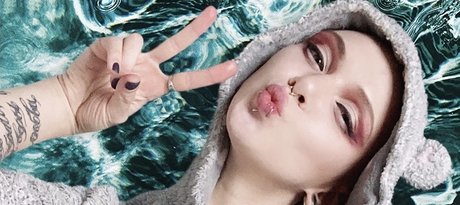 Daniela Ray model top gallery