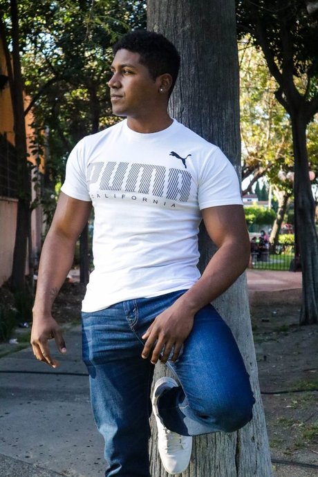 Daniel Carmona pretty model gallery