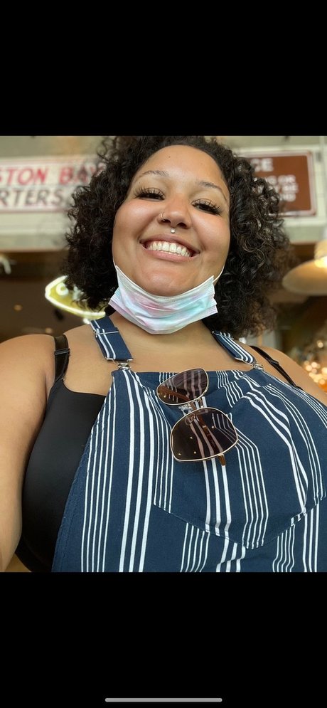 Alexus hot actress image