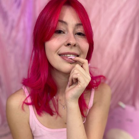 _ON HIATUS_ pretty pornstar image