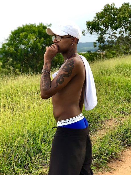 Pretinho xx_ nudes pornstar pic