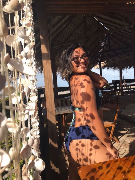 Anne Caroline free model pics