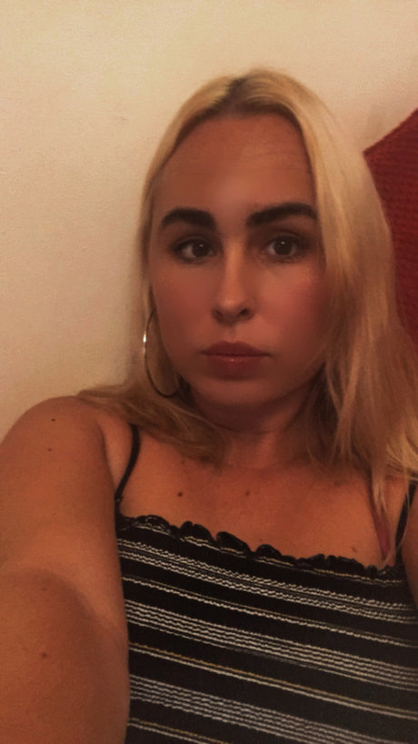 PoppysJuicyPeach hd pornstar pictures