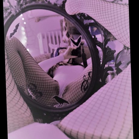 Pooche Kush porn star images