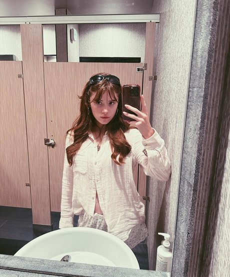 Violet Brinson sex pornstar images