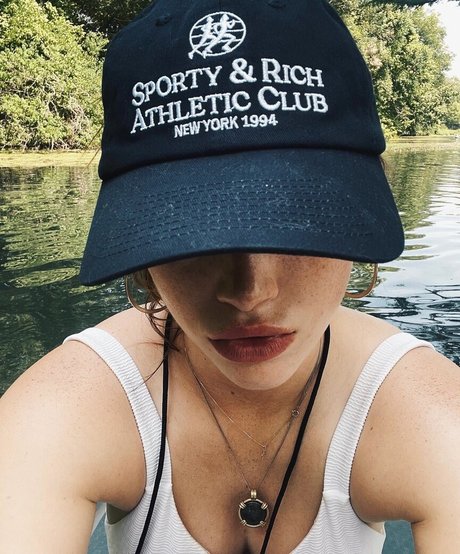 Violet Brinson hot model photos