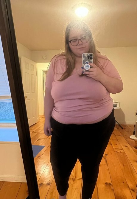 bbwqueeeen pornographic model image