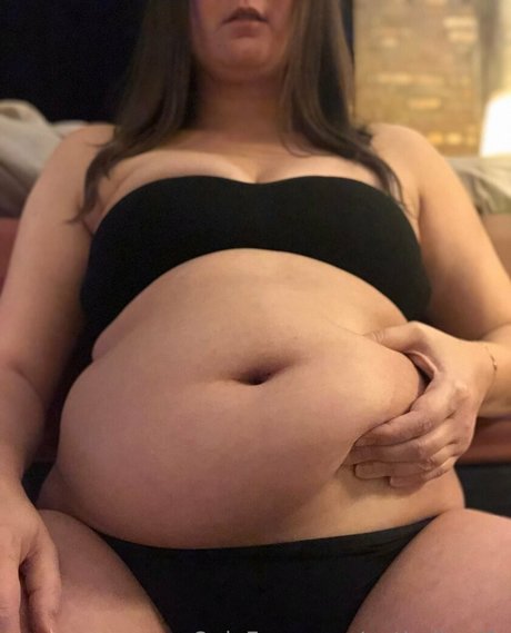 potbellywife nudes model galleries