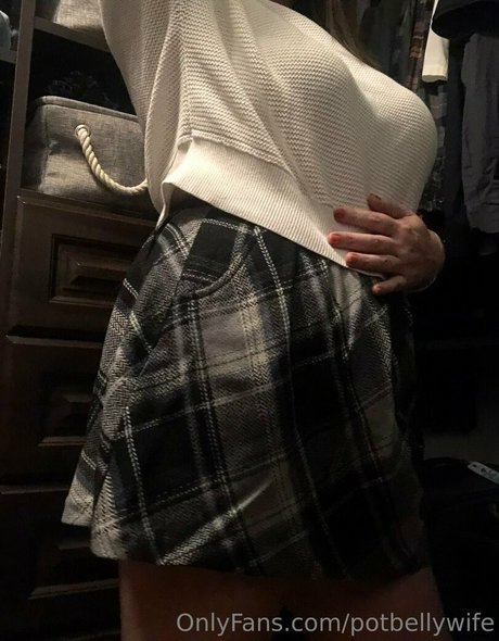 potbellywife pornstar pretty image