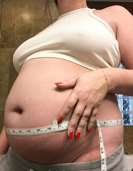 potbellywife nudes model galleries