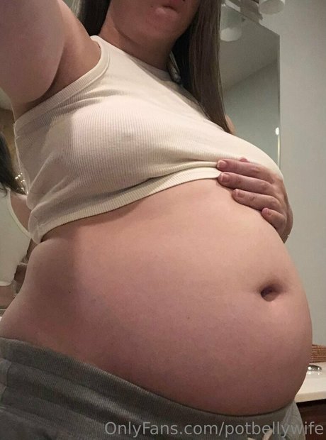 potbellywife star beautiful photos