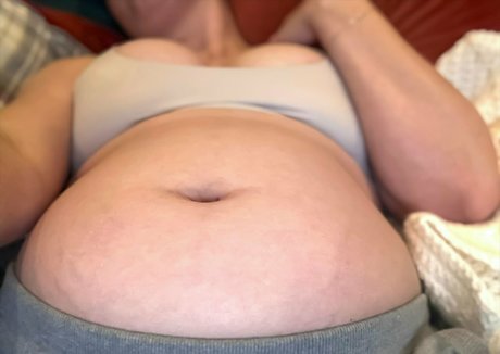 potbellywife model nude img