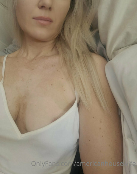 americanhousewife free actress photos