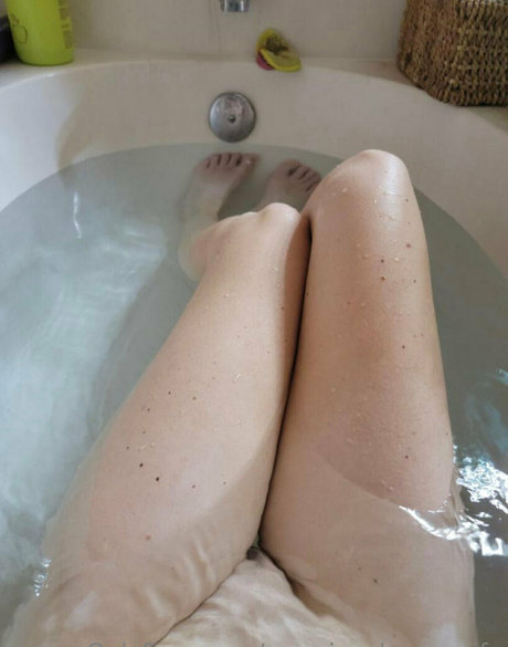 americanhousewife high quality model pics