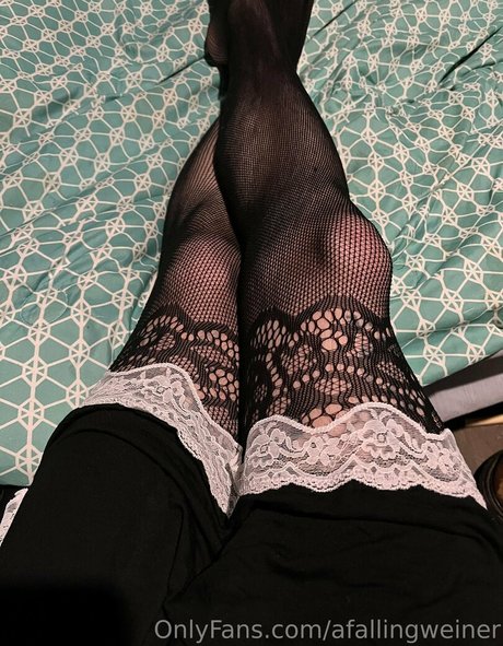 afallingweiner erotic model image