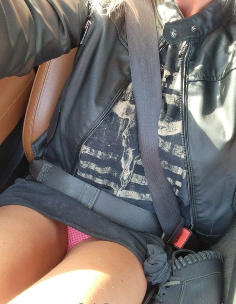 skinny babe onlyfans top pics